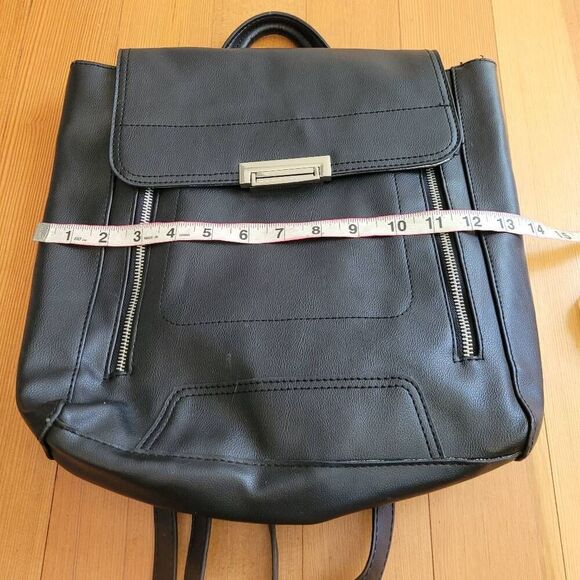 Faux leather backpack square shape alternative goth grunge alt minimalist modern - Picture 10 of 14